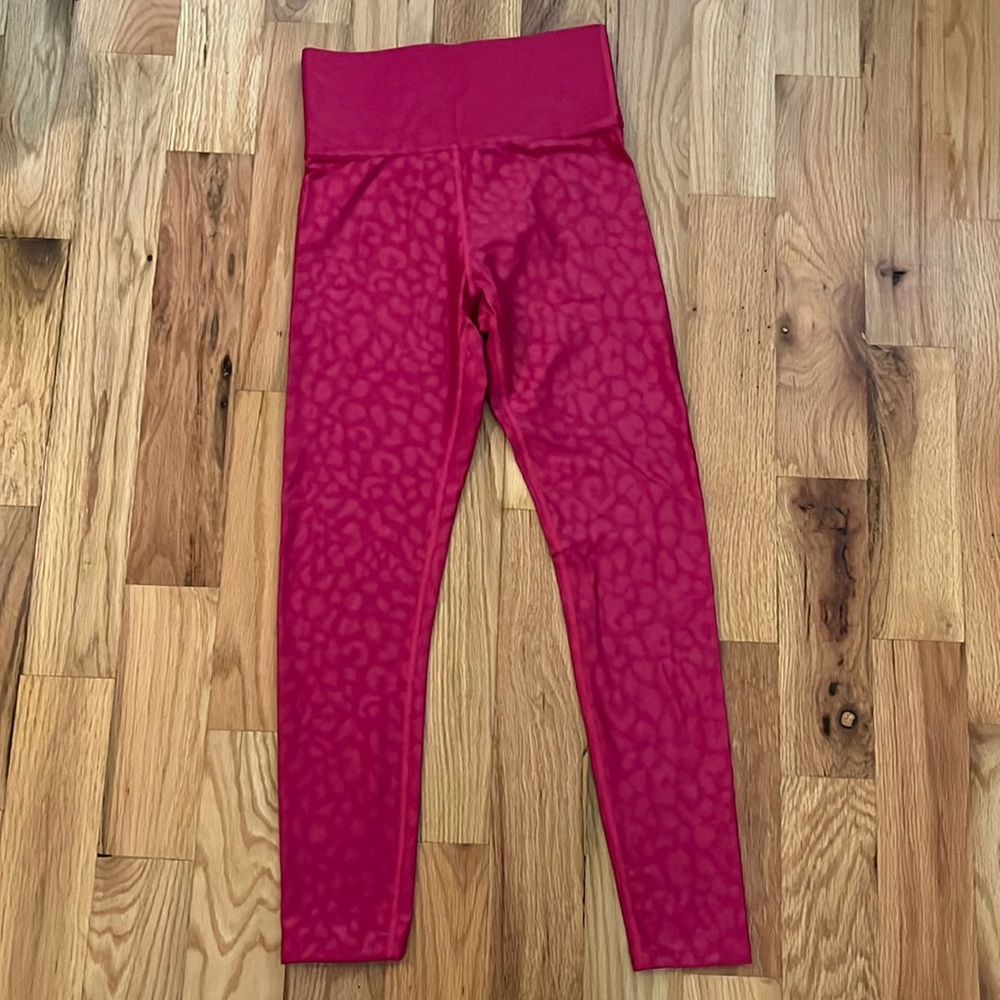 Carbon38 7/8 length Hot Pink Leopard Shine Leggings